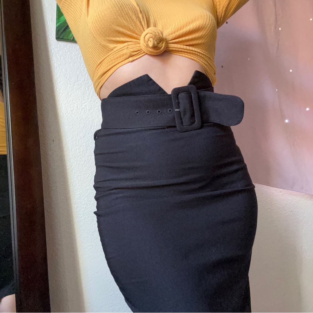 Everyday stylish black waist belt